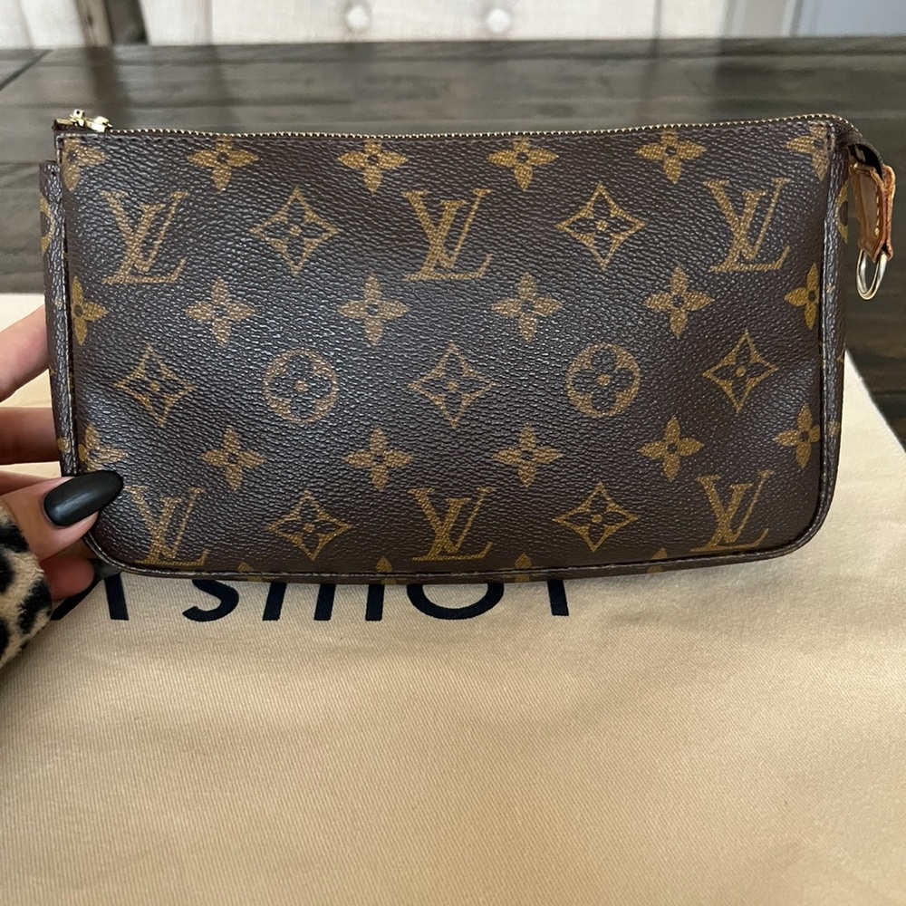 Louis Vuitton Pochette Accessoires